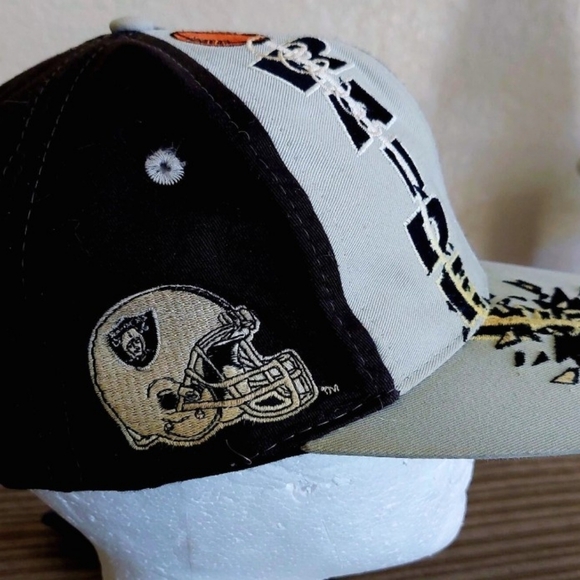 Vintage Oakland Raiders Snapback - Picture 3 of 8